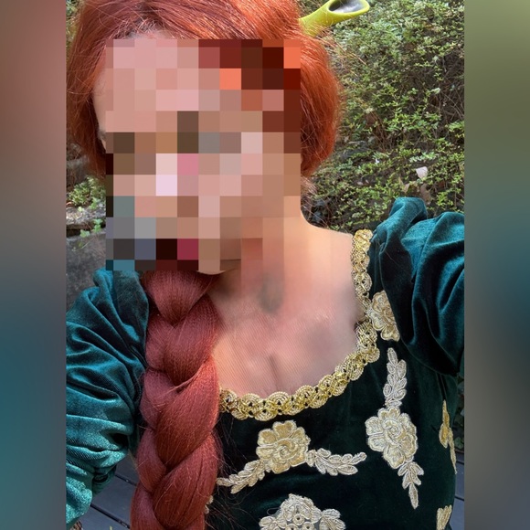 Princess Fiona Velvet Dress with Gold Embroidery Sz M - Picture 5 of 5